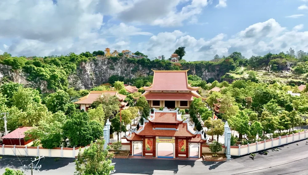 Thiền viện Trúc Lâm - viên ngọc tâm linh giữa lòng Bảy Núi An Giang