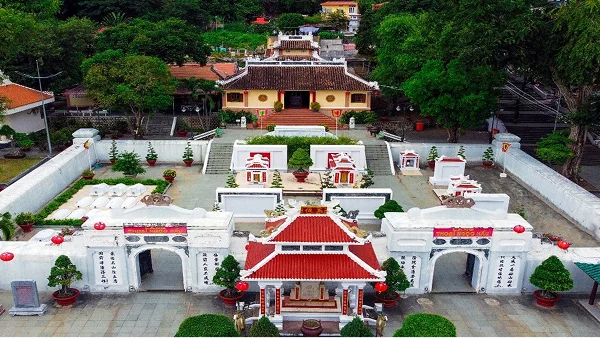 Đền Thoại Ngọc Hầu