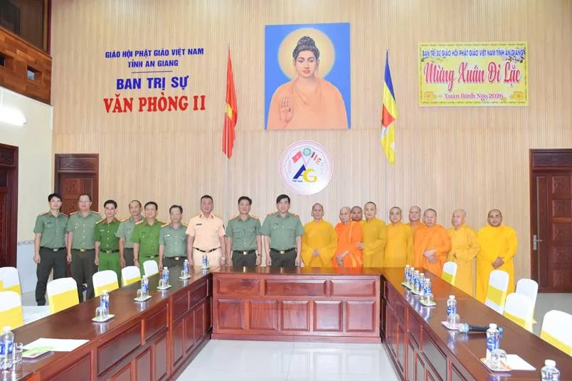 Công an tỉnh An Giang chúc Tết Văn phòng 2 - Ban Trị sự GHPGVN tỉnh Xuân Bính Ngọ 2026