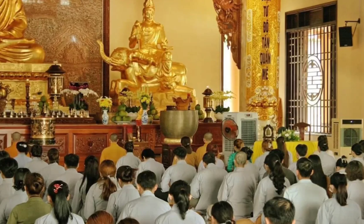 Pháp Âm Thời Kinh Tối: Tụng Kinh Thanh Tịnh tại Thiền Viện Trúc Lâm An Giang