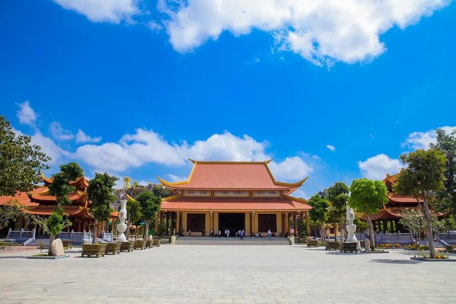 thien-vien-truc-lam-an-giang-mat-truoc.jpg