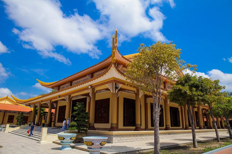 thien-vien-truc-lam-an-giang-goc-nghieng.jpg