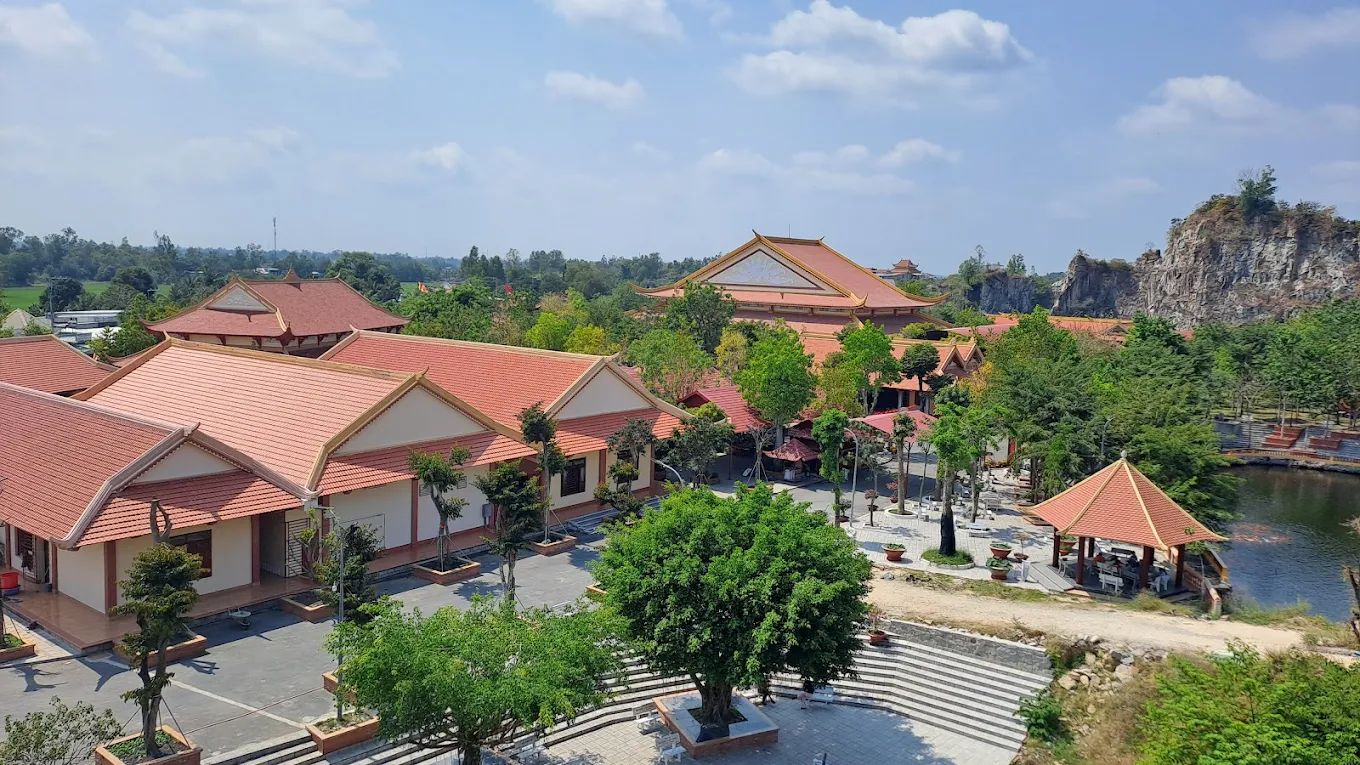 thien-vien-truc-lam-an-giang-khu-bep.jpg